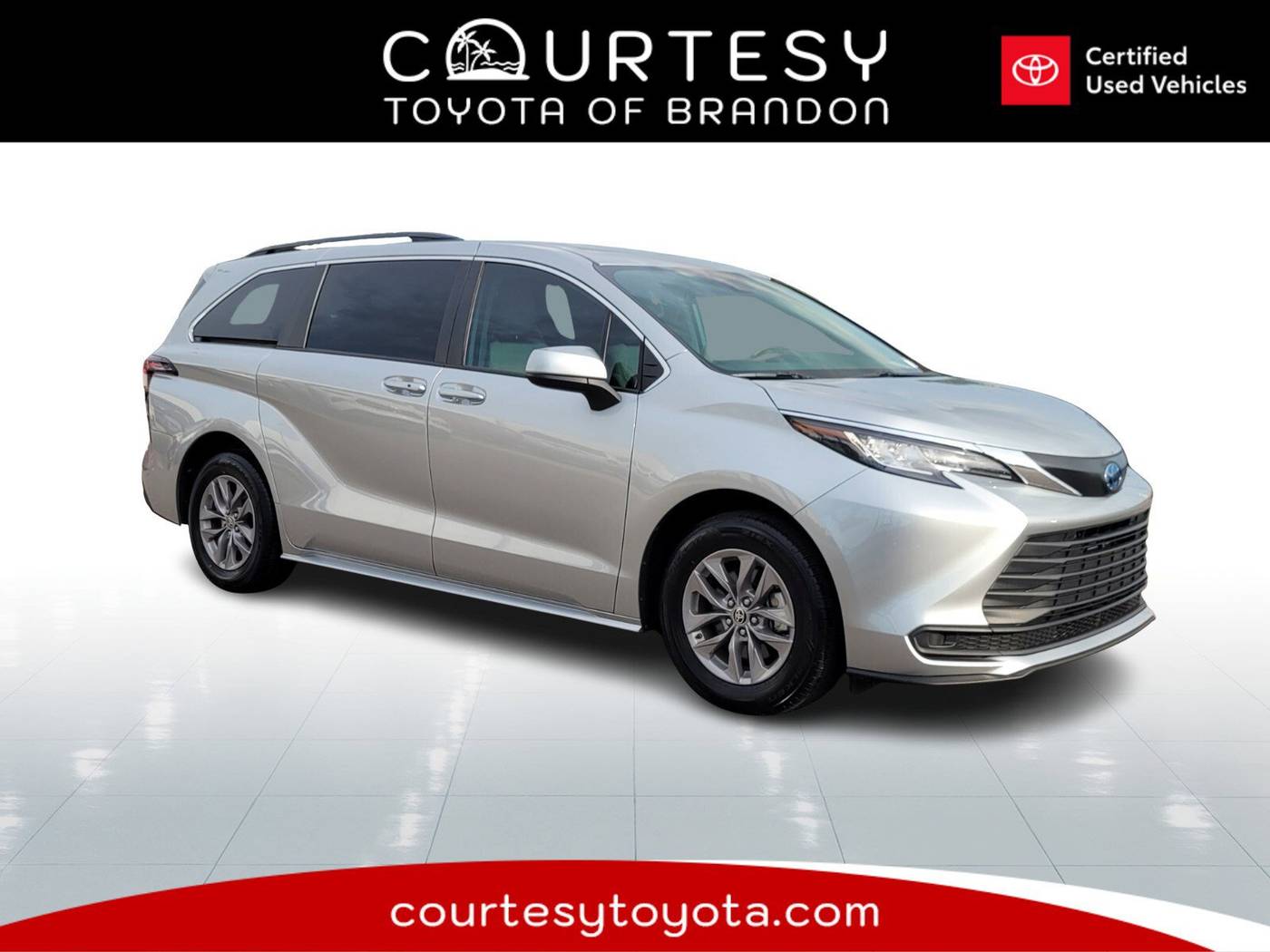 2023 Toyota Sienna LE — Minivan — 23,890 mi — Tampa, FL
