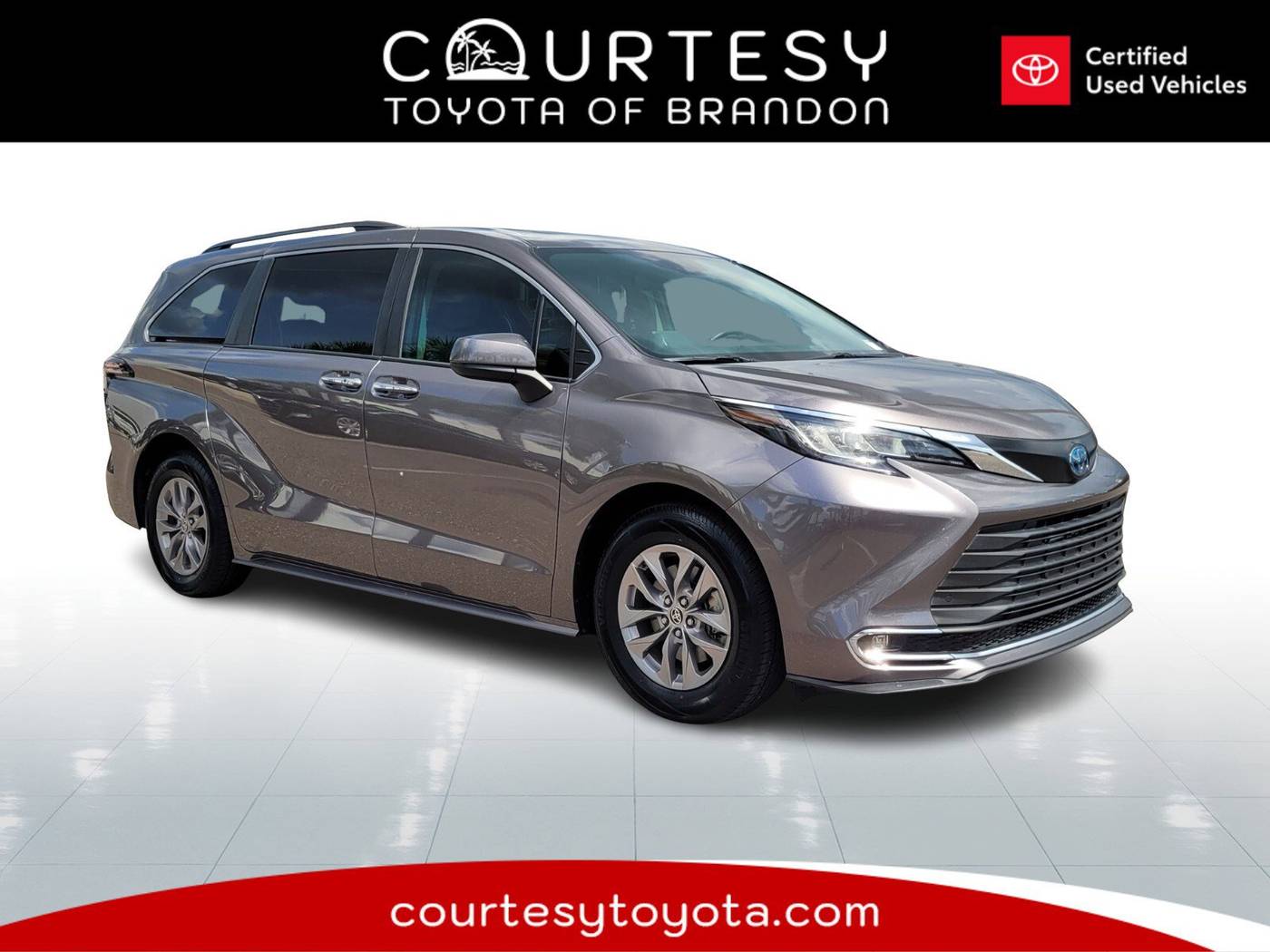 2022 Toyota Sienna XLE — Minivan — 55,852 mi — Tampa, FL
