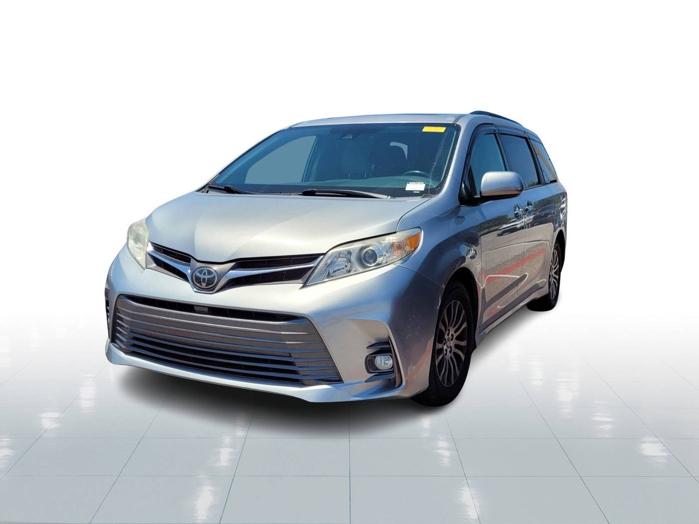 2019 Toyota Sienna XLE — Minivan — 67,494 mi — Tampa, FL
