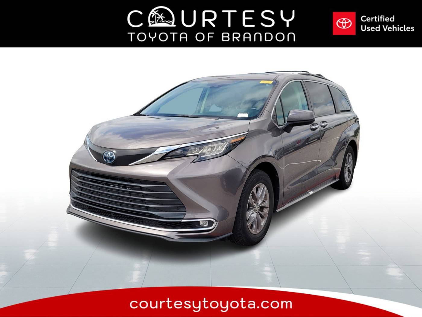 2022 Toyota Sienna XLE — Minivan — 35,930 mi — Tampa, FL