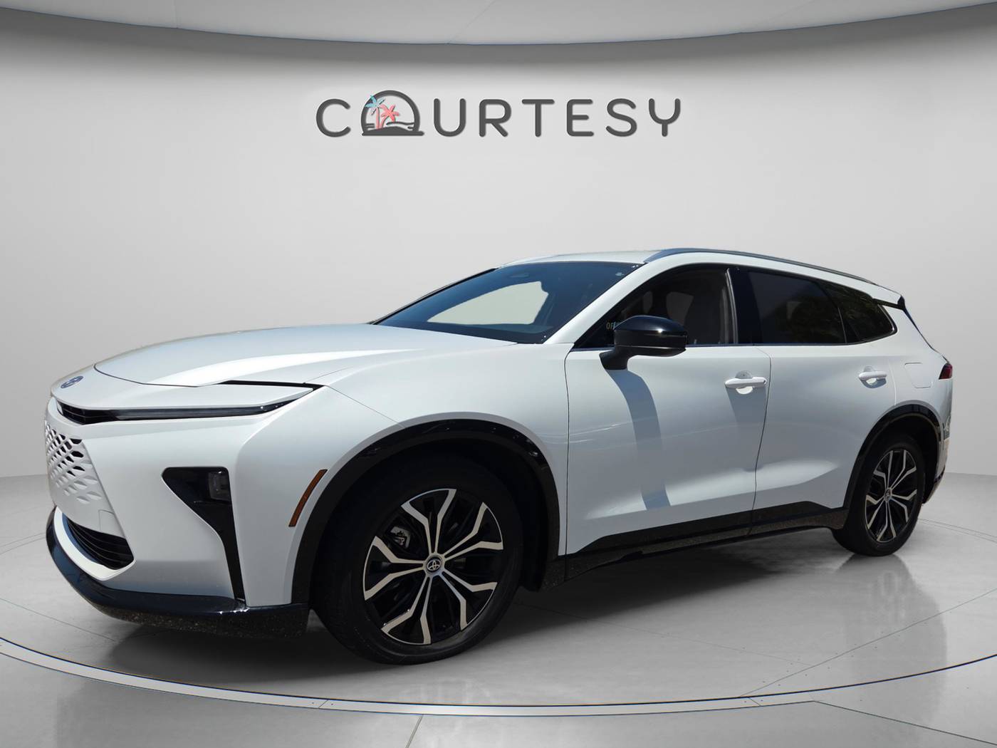 2025 Toyota Crown Signia XLE — SUV — 17,604 mi — Tampa, FL