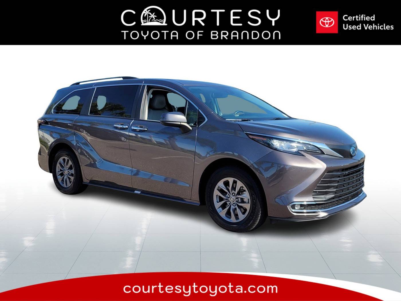 2023 Toyota Sienna XLE — Minivan — 74,690 mi — Tampa, FL