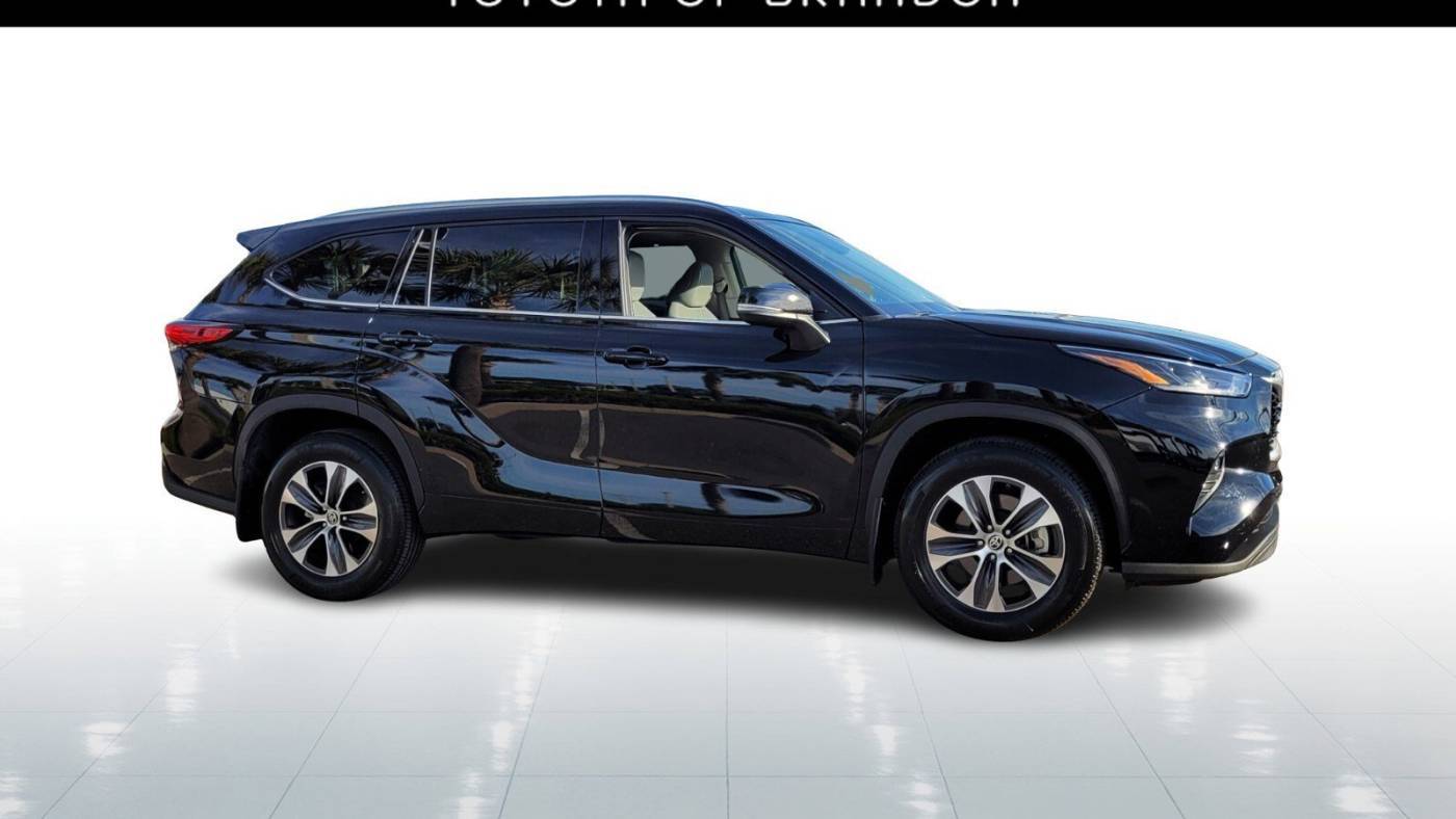 2021 Toyota Highlander XLE — SUV — 21,438 mi — Tampa, FL