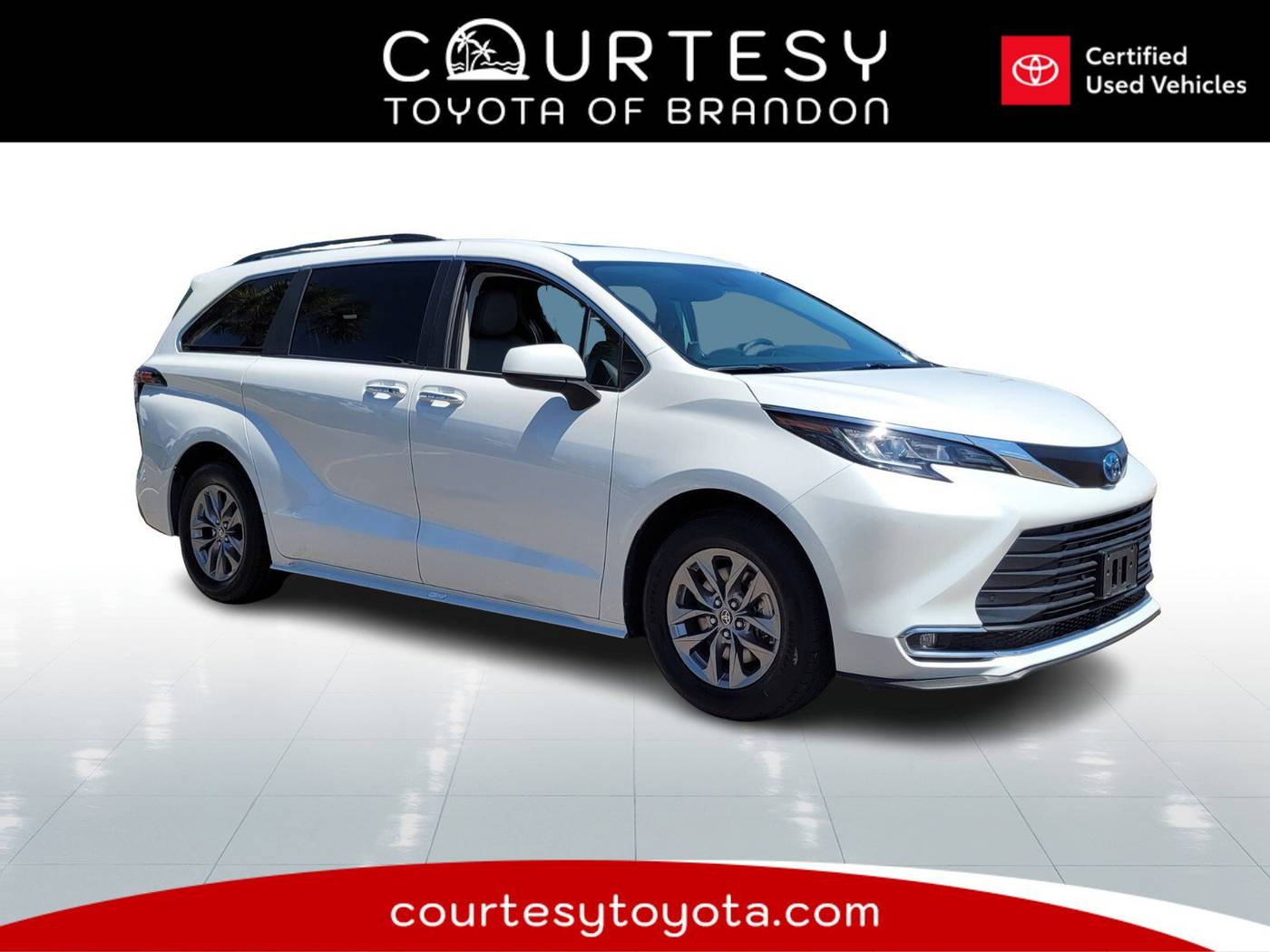 2023 Toyota Sienna XLE — Minivan — 47,919 mi — Tampa, FL
