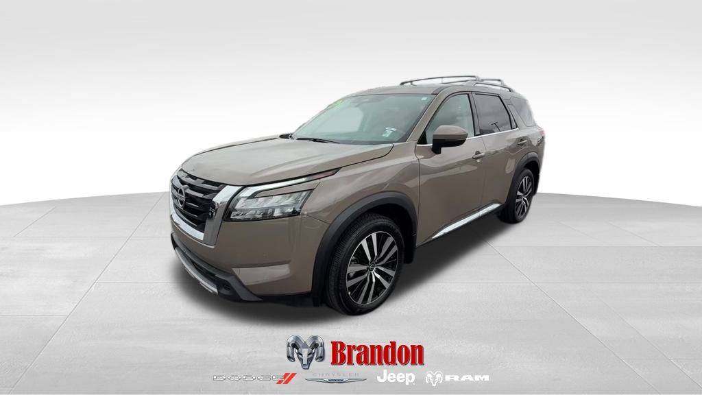 2025 Nissan Pathfinder Platinum — SUV — 7,328 mi — Loveland, CO