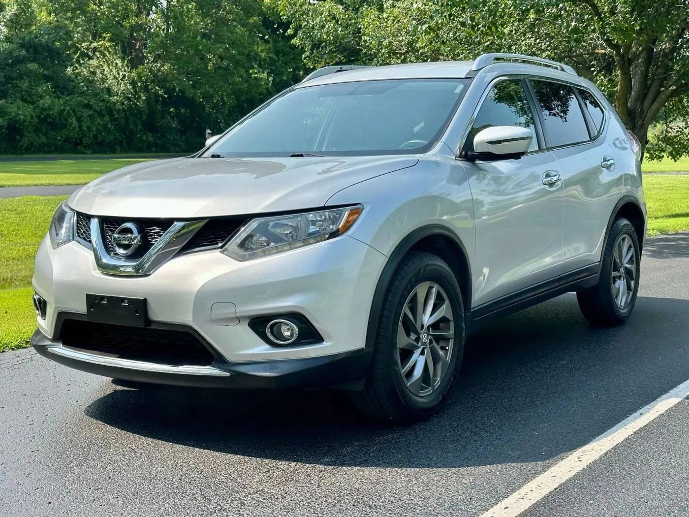 2016 Nissan Rogue SL — SUV — 125,576 mi — Mooresville, IN