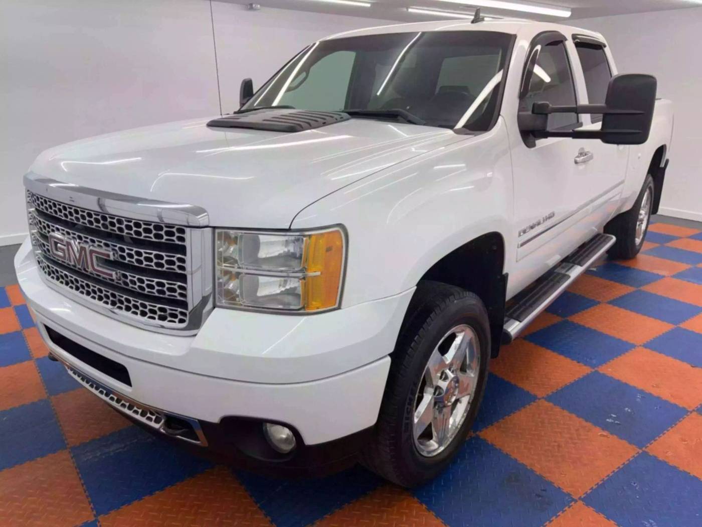 2011 GMC Sierra 2500HD Denali — Pickup Truck — 152,185 mi — Mooresville, IN