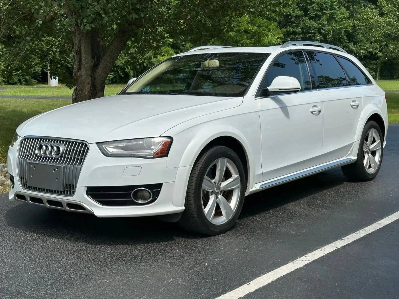2013 Audi allroad Premium Plus — Wagon — 126,639 mi — Mooresville, IN