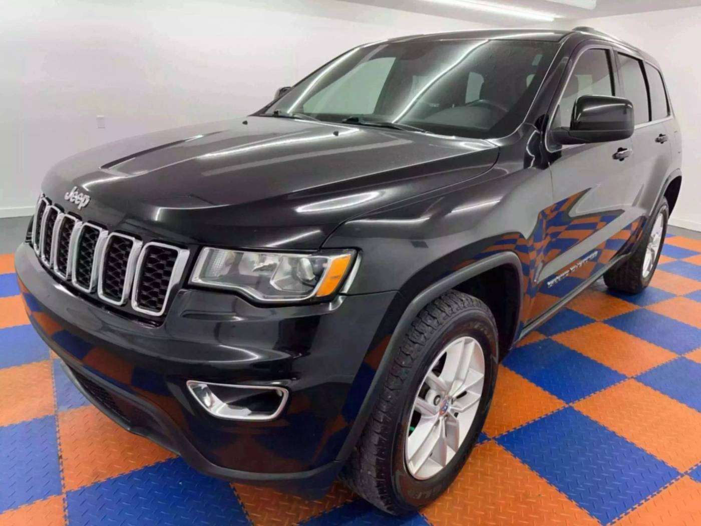 2018 Jeep Grand Cherokee Laredo E — SUV — 143,481 mi — Mooresville, IN