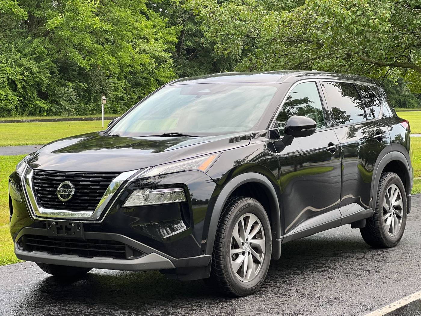 2021 Nissan Rogue SV — SUV — 50,392 mi — Mooresville, IN