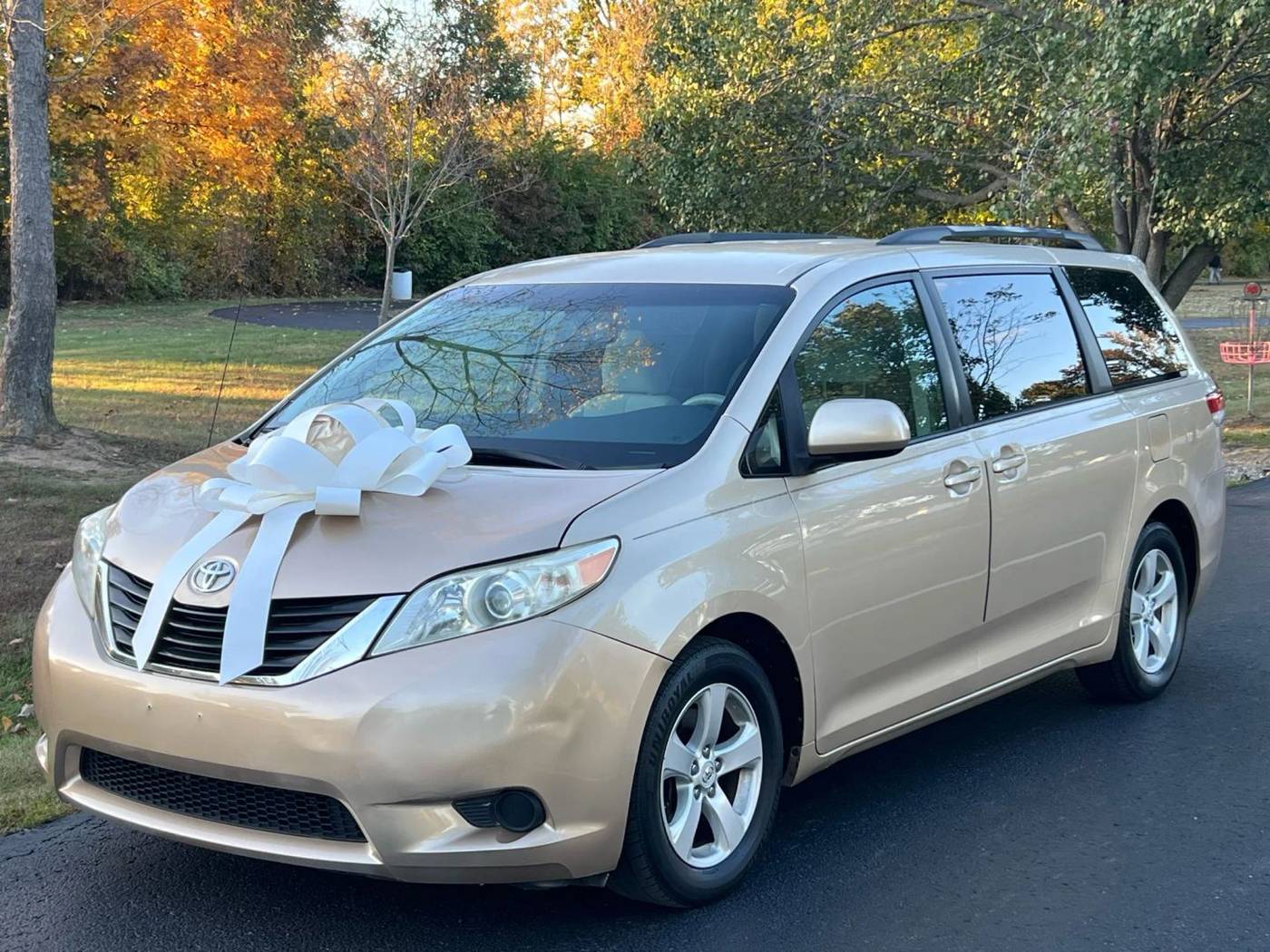2011 Toyota Sienna LE — Minivan — 176,637 mi — Mooresville, IN