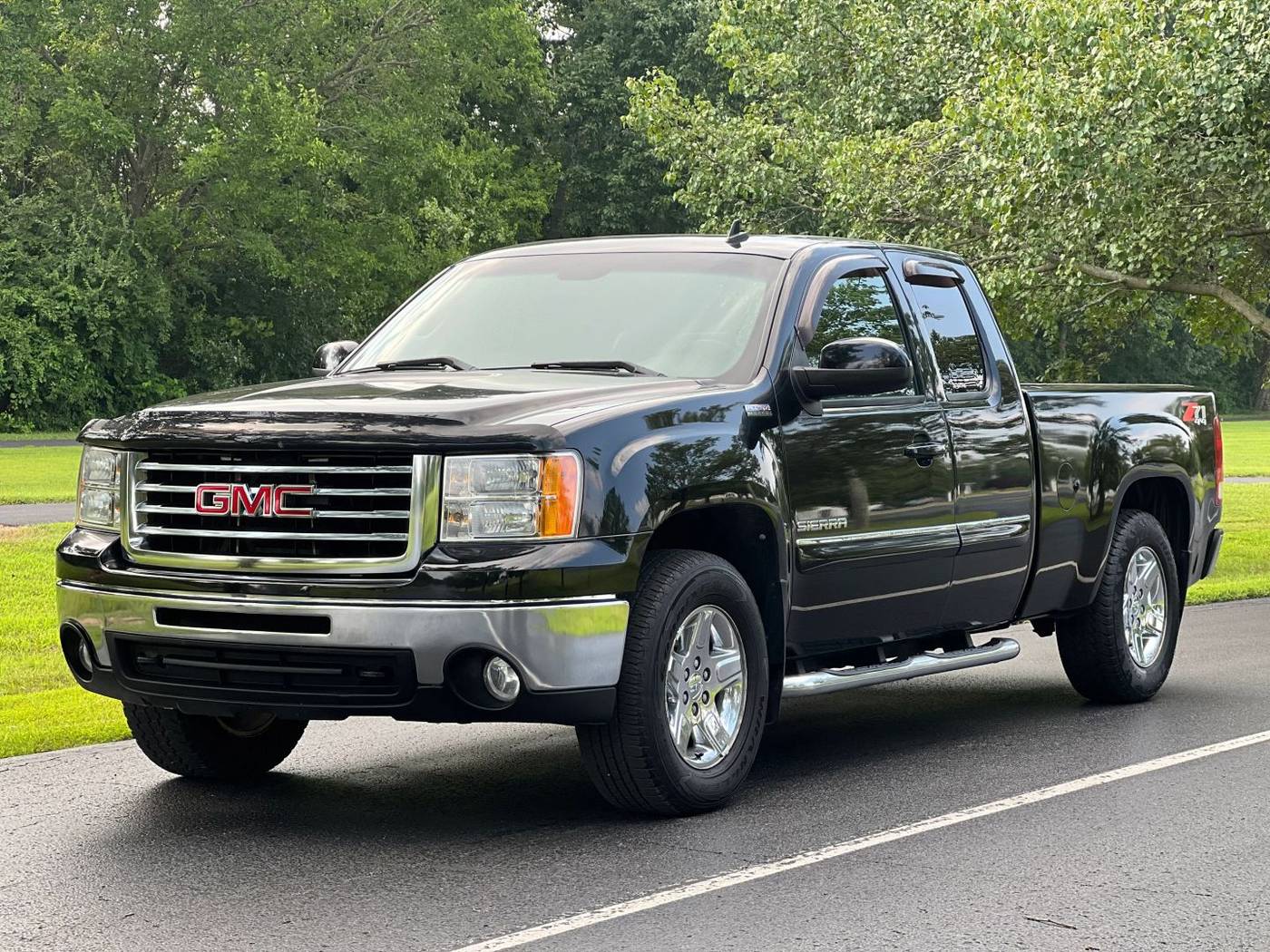 2011 GMC Sierra 1500 SLT — Pickup Truck — 109,545 mi — Mooresville, IN