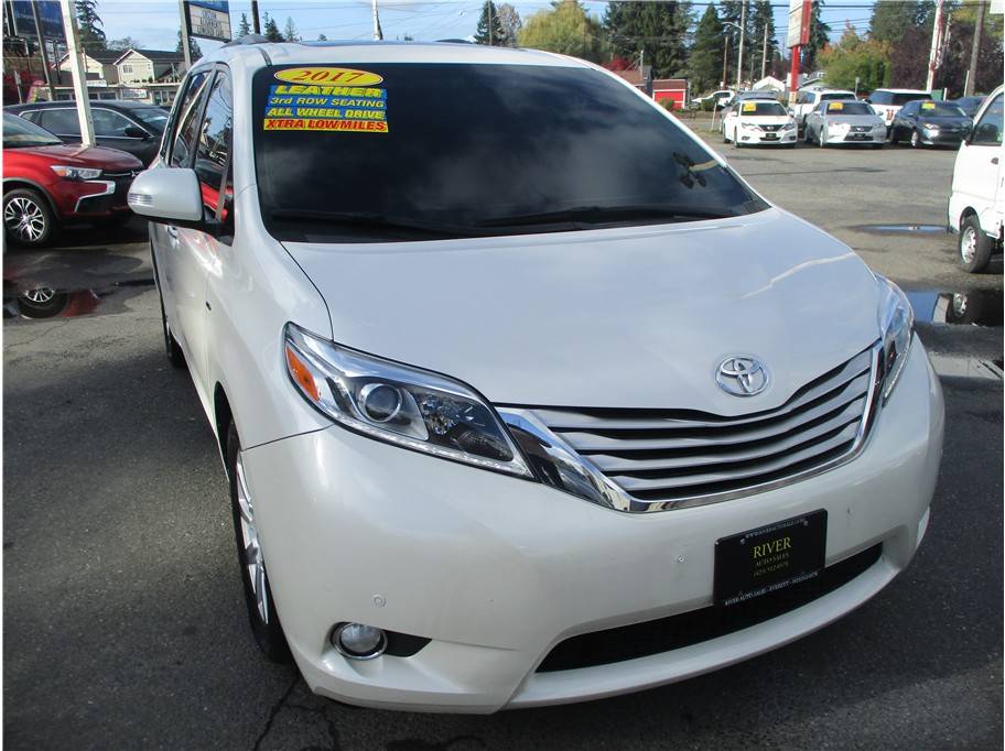 2017 Toyota Sienna Limited Premium — Minivan — 50,921 mi — Everett, WA