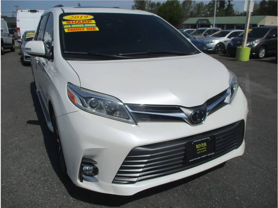 2019 Toyota Sienna Limited Premium — Minivan — 80,309 mi — Everett, WA
