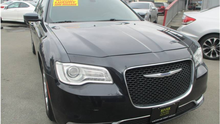2019 Chrysler 300 Touring