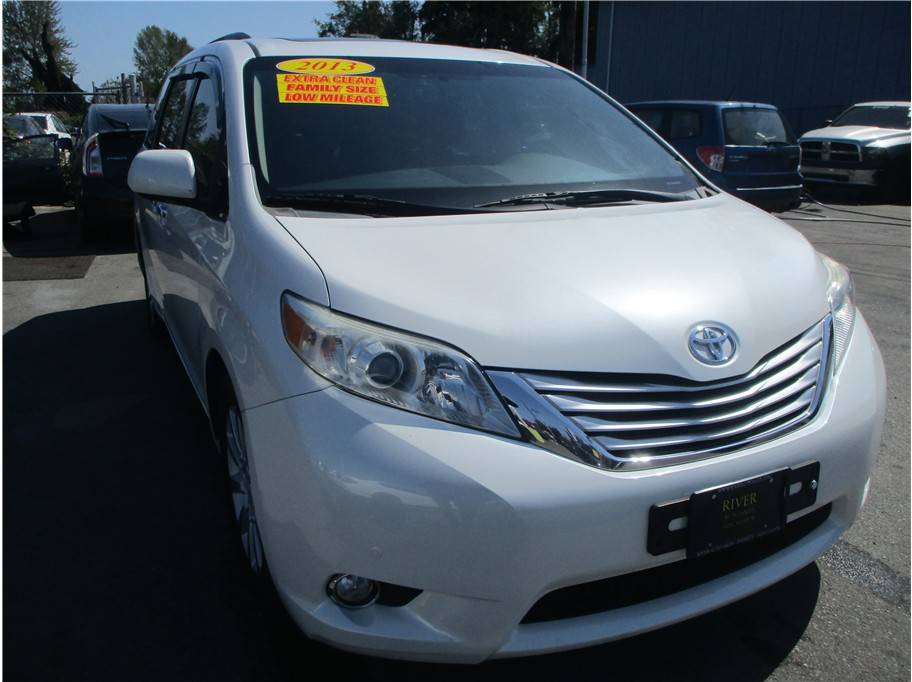 2013 Toyota Sienna Limited — Minivan — 74,006 mi — Everett, WA