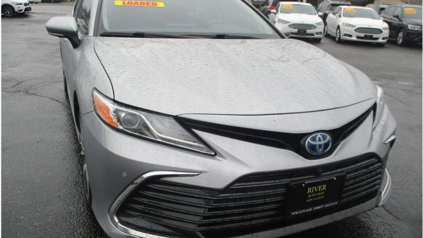 2022 Toyota Camry Hybrid XLE — Sedan — 90,695 mi — Everett, WA