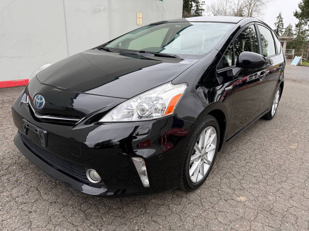 2014 Toyota Prius v Two — Wagon — 157,201 mi — Kirkland, WA