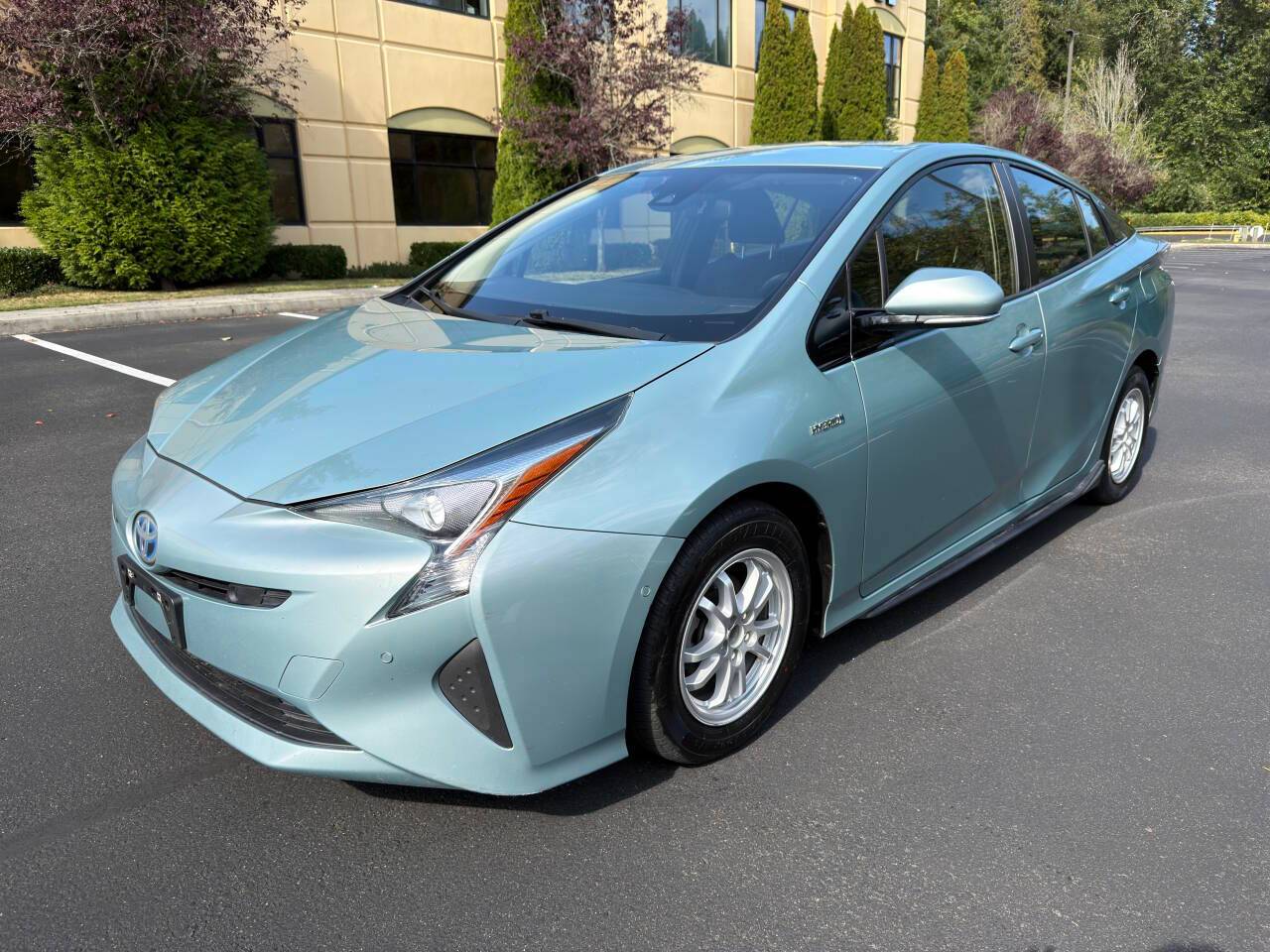2017 Toyota Prius Three — Hatchback — 79,504 mi — Kirkland, WA