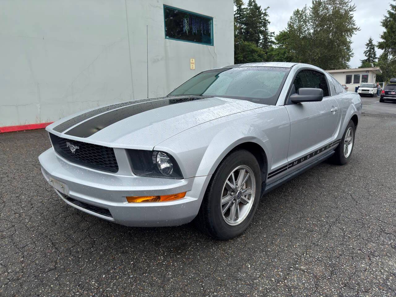 2005 Ford Mustang Deluxe — Coupe — 77,032 mi — Kirkland, WA