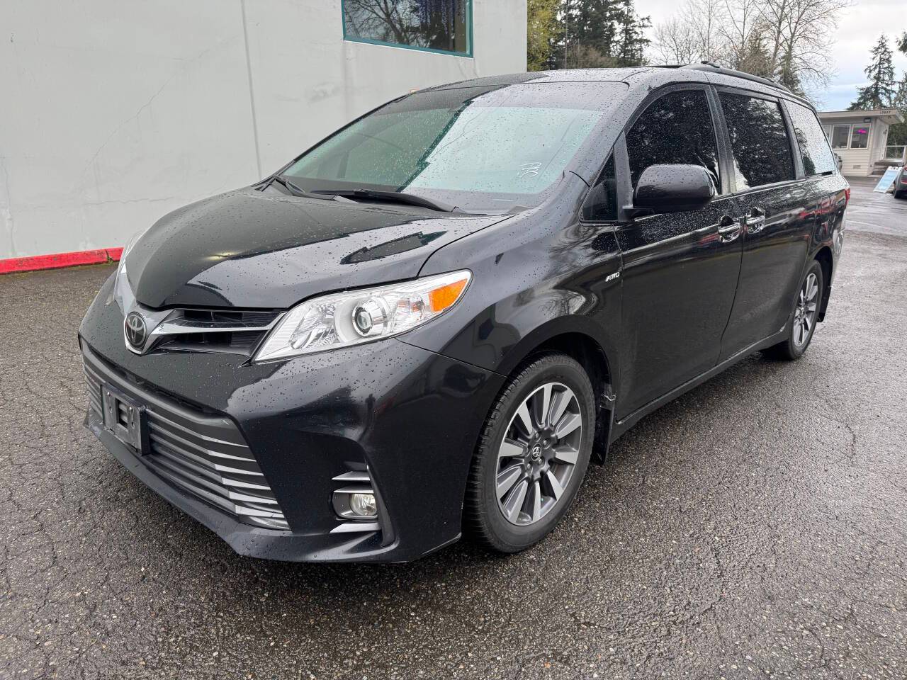 2019 Toyota Sienna XLE — Minivan — 158,337 mi — Kirkland, WA
