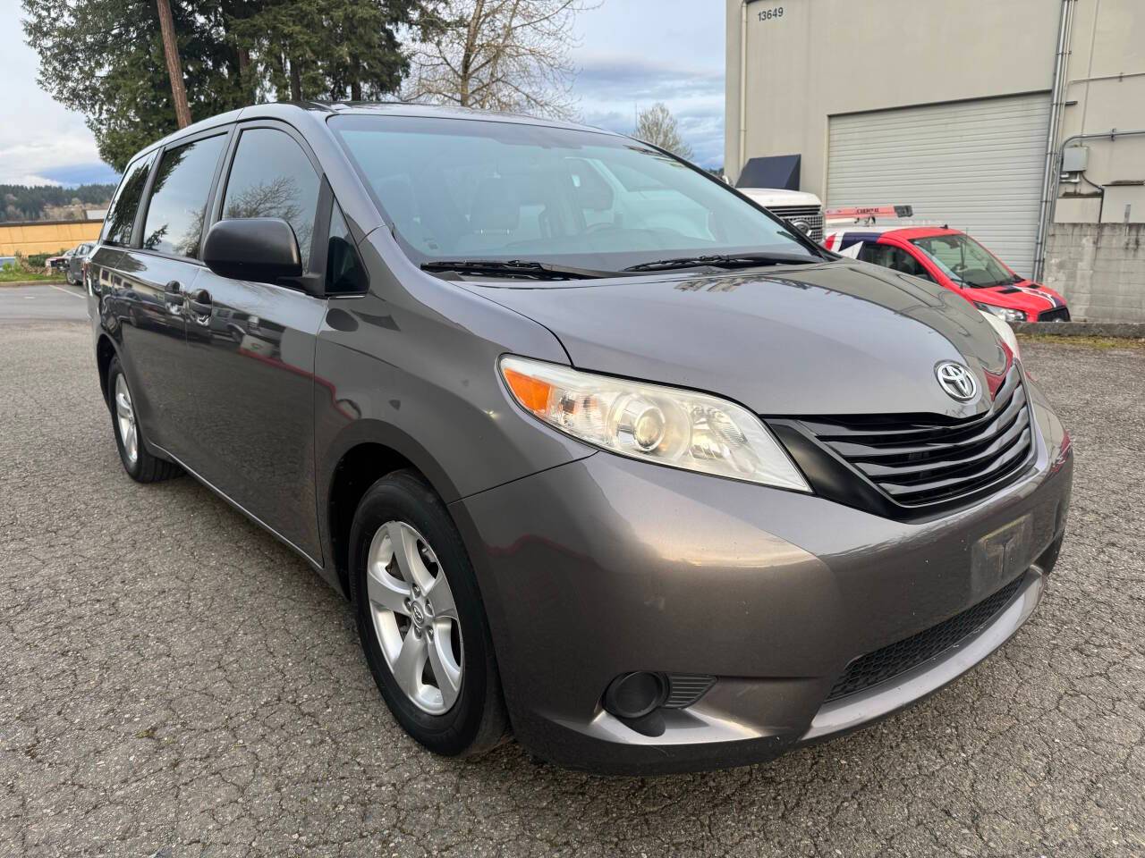 2017 Toyota Sienna L — Minivan — 105,049 mi — Kirkland, WA