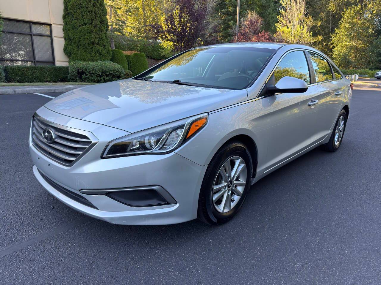 2017 Hyundai Sonata Base — Sedan — 73,128 mi — Kirkland, WA