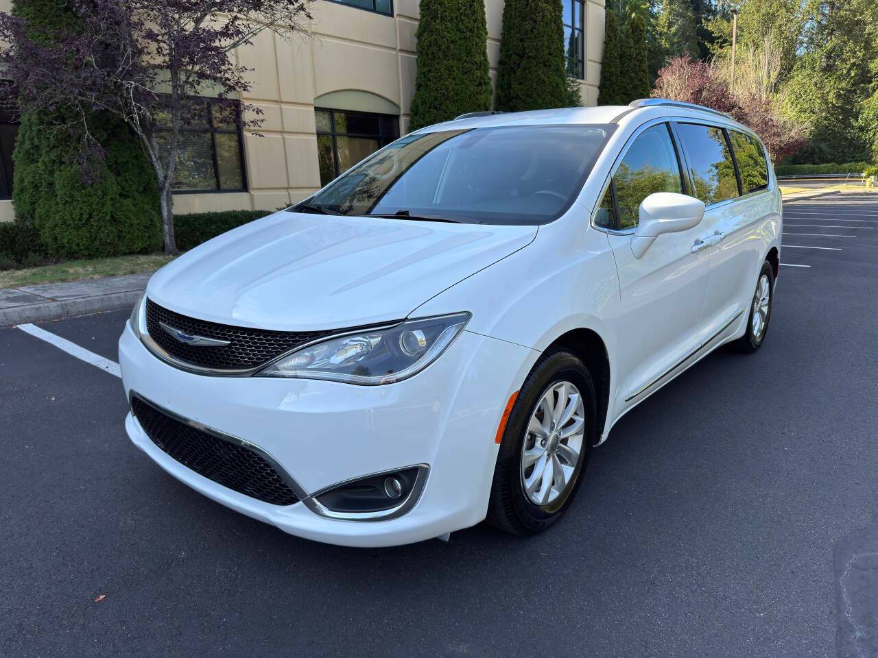 2019 Chrysler Pacifica Touring L — Minivan — 112,503 mi — Kirkland, WA