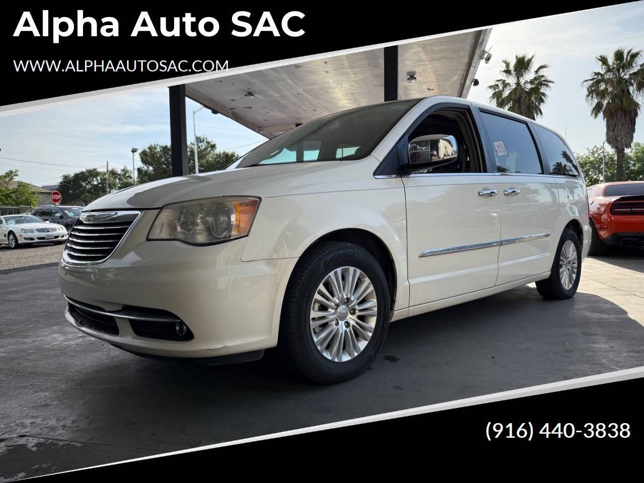 2012 Chrysler Town & Country Touring-L — Minivan — 120,476 mi — Sacramennto, CA