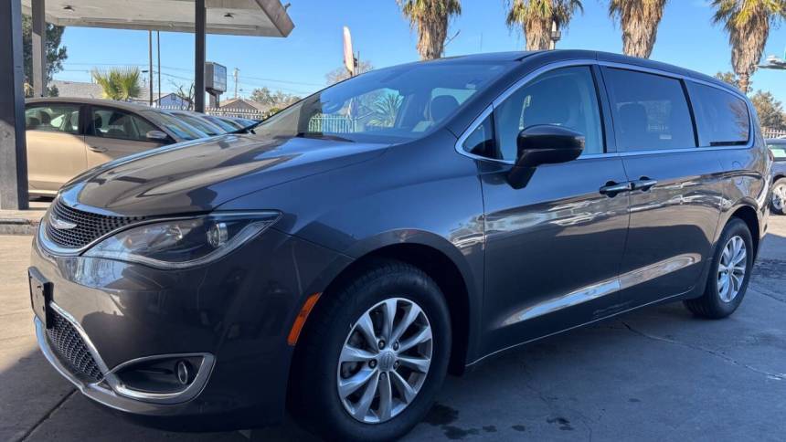 2018 Chrysler Pacifica Touring Plus — Minivan — 128,490 mi — Sacramennto, CA