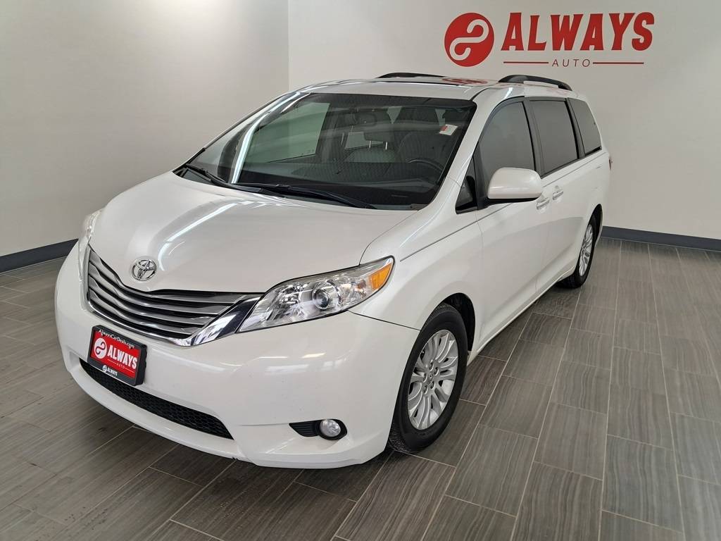 2015 Toyota Sienna XLE — Minivan — 146,777 mi — Wichita Falls, TX