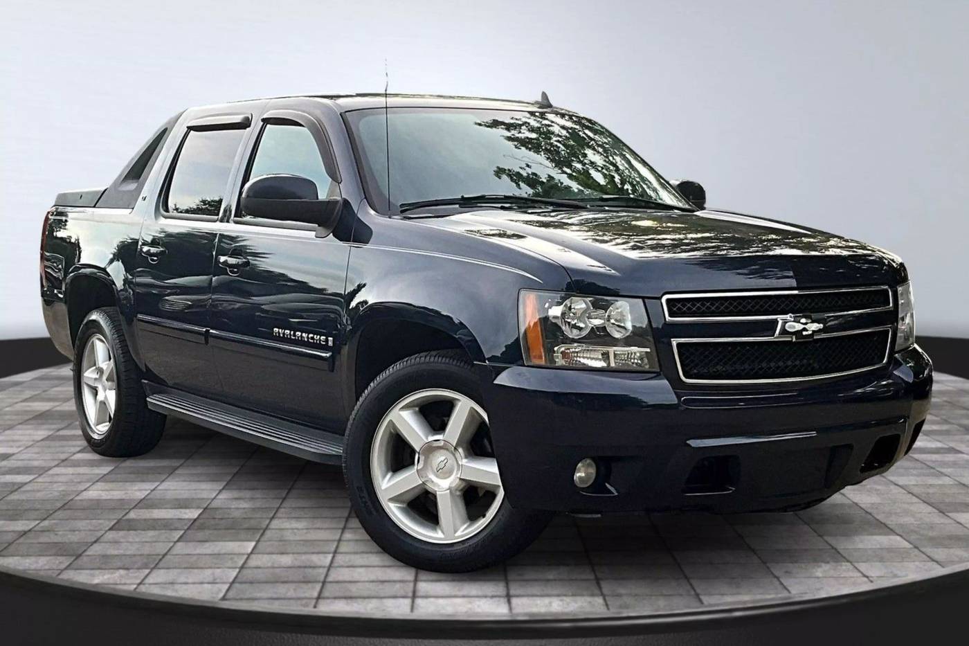2007 Chevrolet Avalanche 1LT — Pickup Truck — 303,618 mi — Raleigh, NC