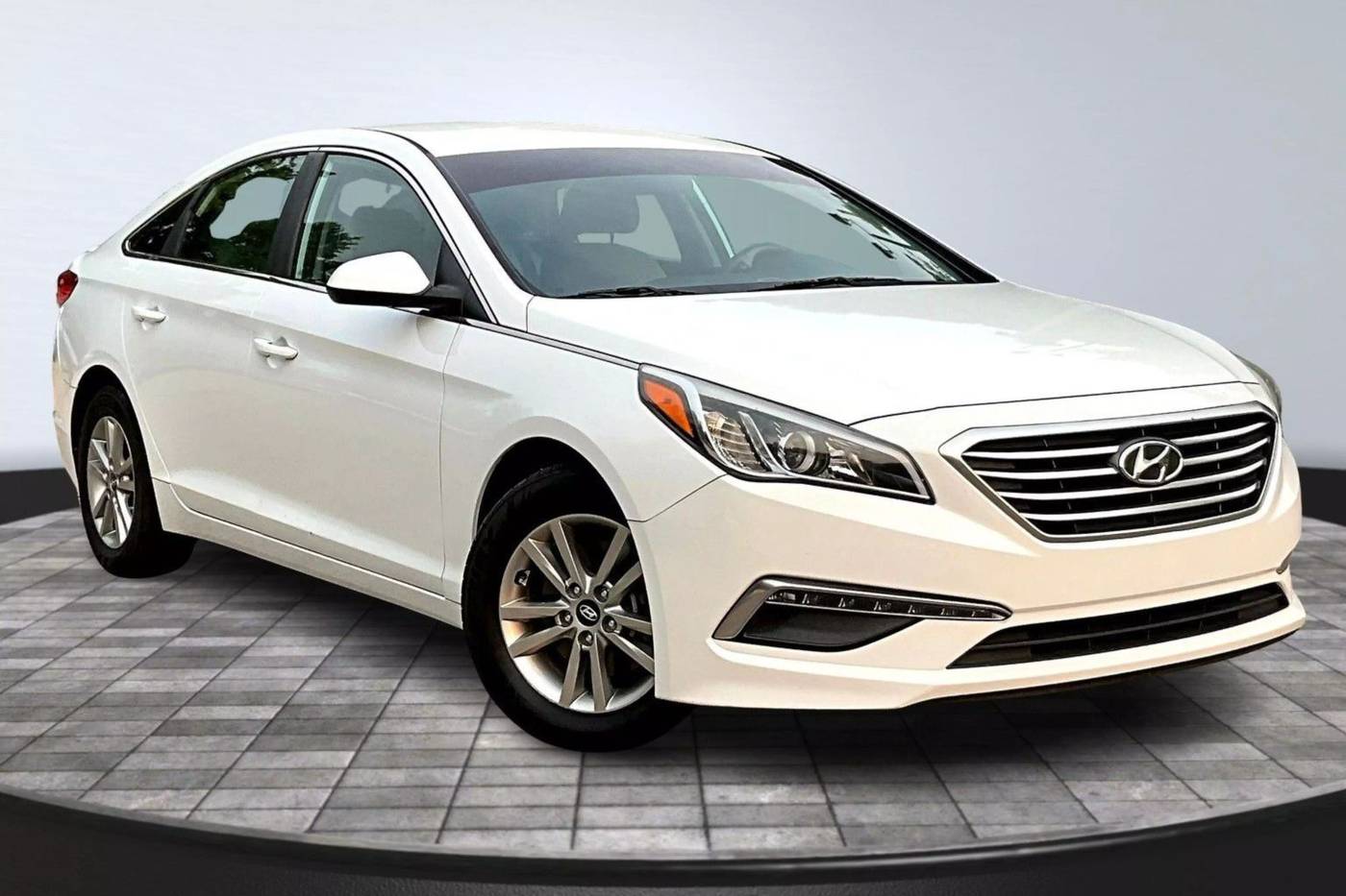 2015 Hyundai Sonata SE — Sedan — 136,035 mi — Raleigh, NC