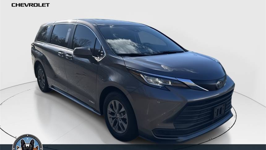 2021 Toyota Sienna LE — Minivan — 62,265 mi — Decatur, GA