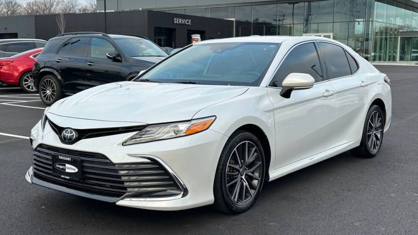 2022 Toyota Camry XLE — Sedan — 34,154 mi — Highland Park, IL