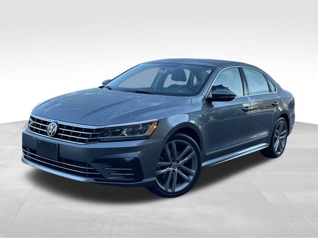 2017 Volkswagen Passat R-Line — Sedan — 96,247 mi — Highland Park, IL