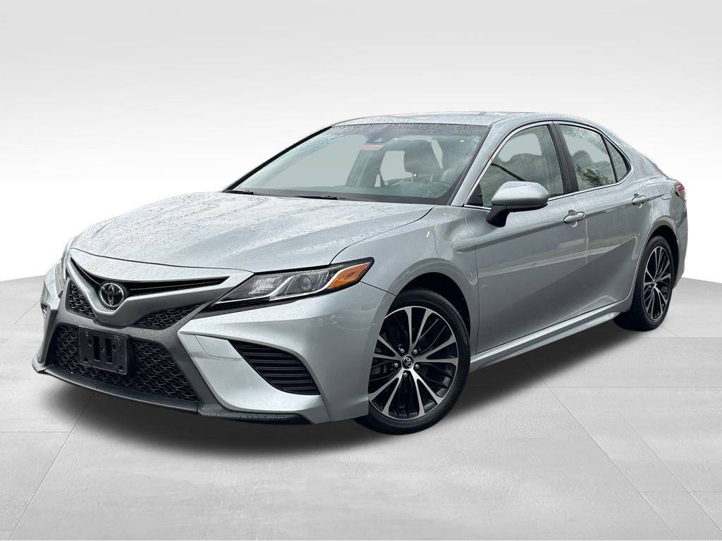 2018 Toyota Camry SE — Sedan — 115,794 mi — Highland Park, IL