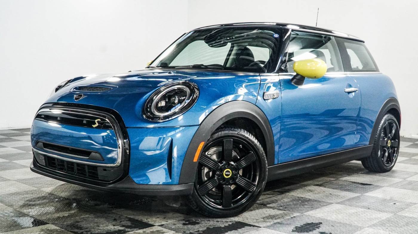 2024 MINI Electric Hardtop Cooper SE — Hatchback — 1,751 mi — Westbury, NY