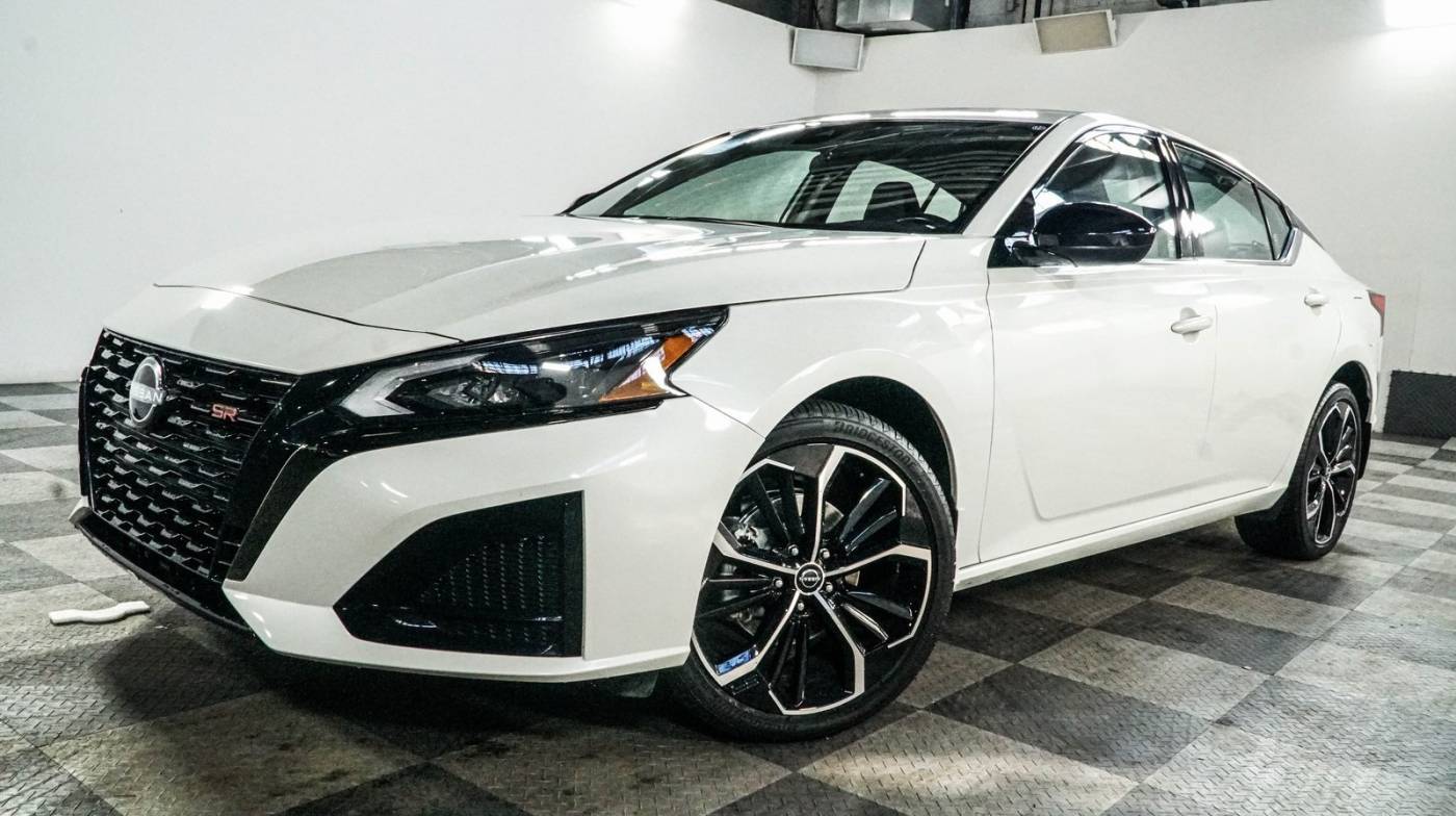 2023 Nissan Altima SR — Sedan — 9,838 mi — Westbury, NY
