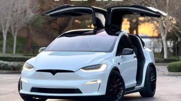 Tesla 2023 MX Plaid Vin 7SAXCBE65PF401279