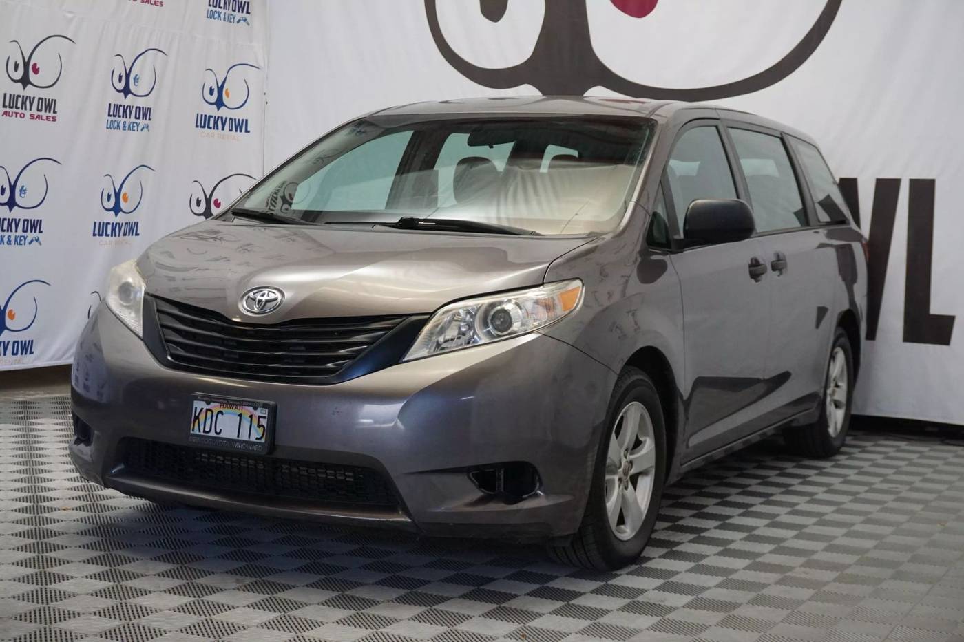 2017 Toyota Sienna L — Minivan — 34,387 mi — Honolulu, HI
