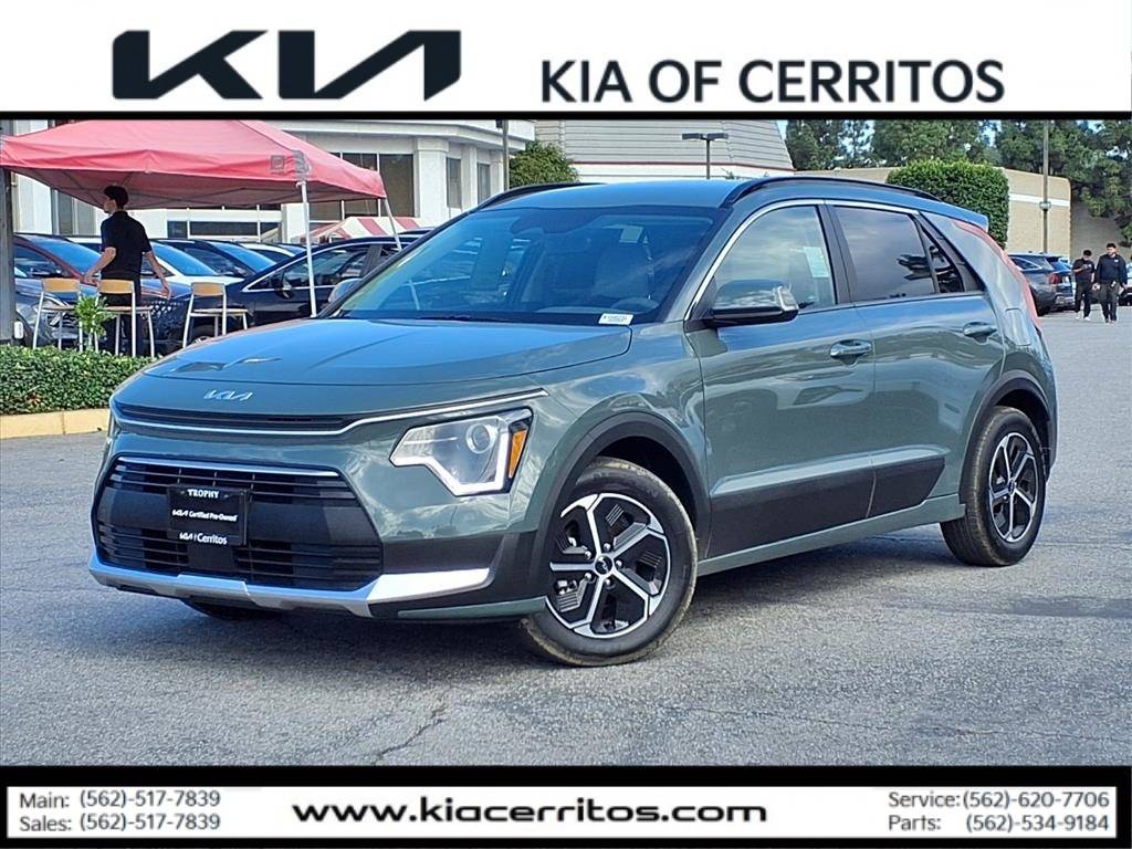 2025 Kia Niro Hybrid EX — SUV — 8 mi — Cerritos, CA