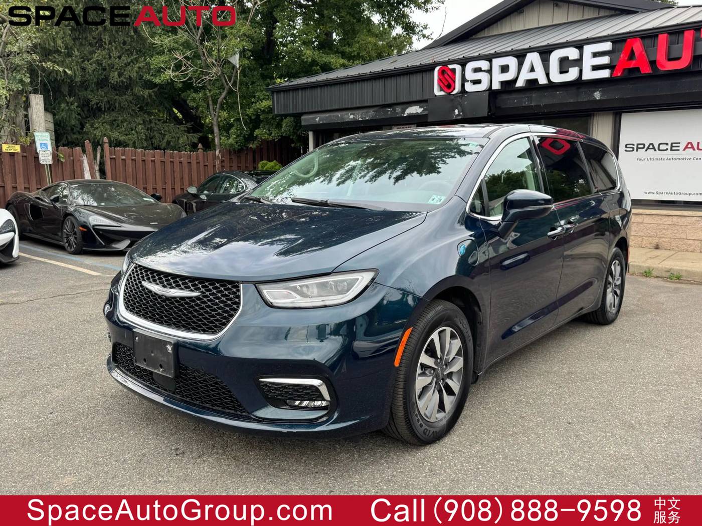 2022 Chrysler Pacifica Hybrid Touring L — Minivan — 30,150 mi — East Brunswick, NJ