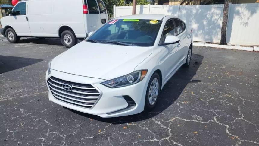 2017 Hyundai Elantra SE — Sedan — 81,813 mi — Fort Myers, FL