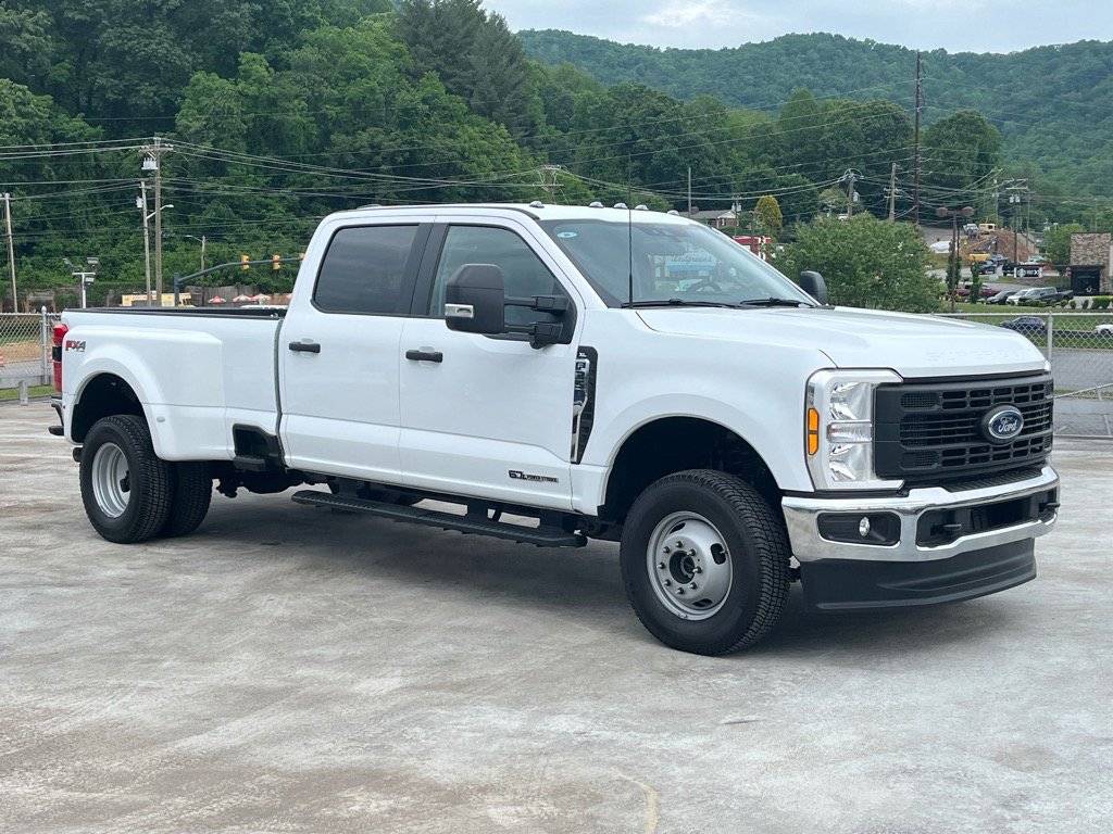 2024 Ford Super Duty F-350 XL — Pickup Truck — 941 mi — Waynesville, NC