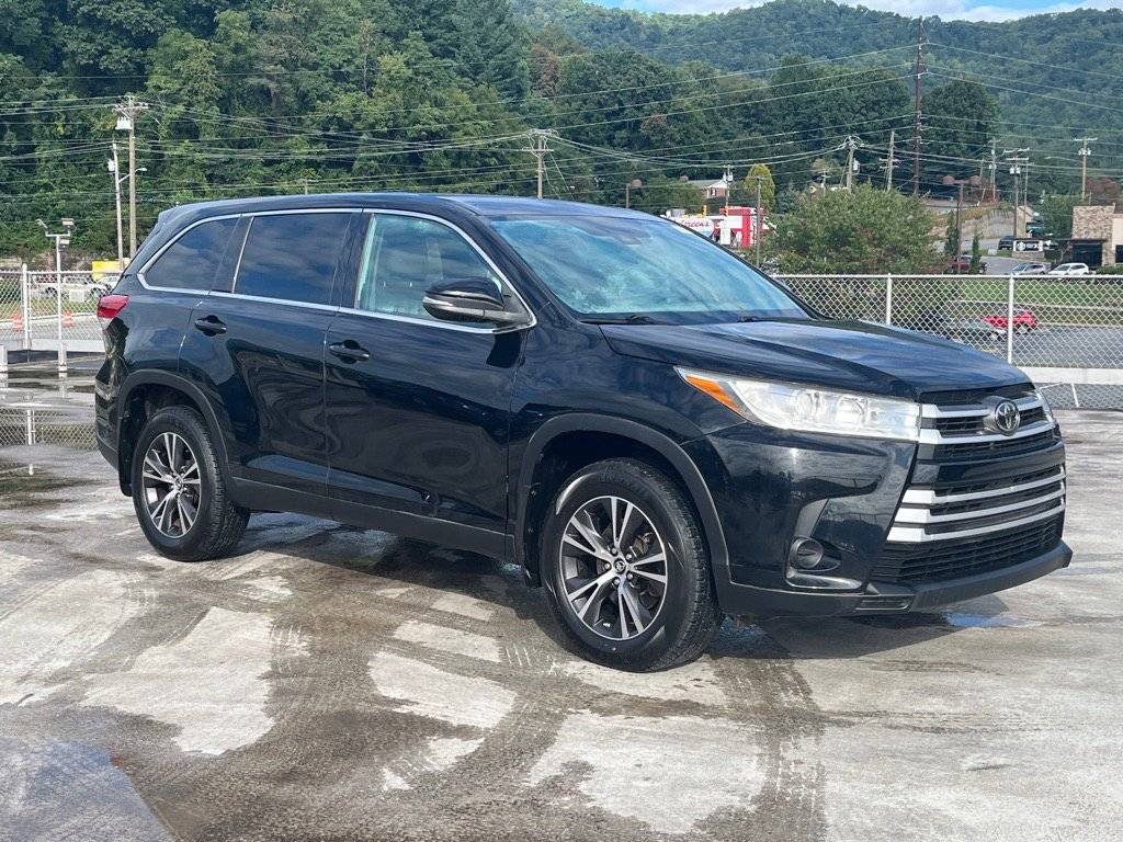 2019 Toyota Highlander LE V6 — SUV — 93,873 mi — Waynesville, NC