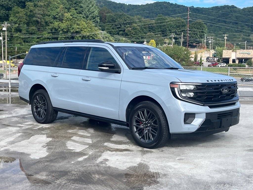 2025 Ford Expedition Platinum — SUV — 5,257 mi — Waynesville, NC