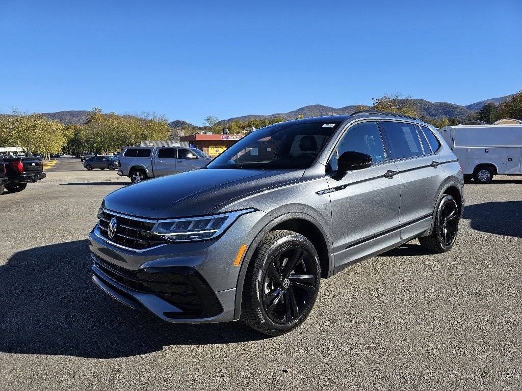 2024 Volkswagen Tiguan SE R-Line Black — SUV — 20,097 mi — Waynesville, NC