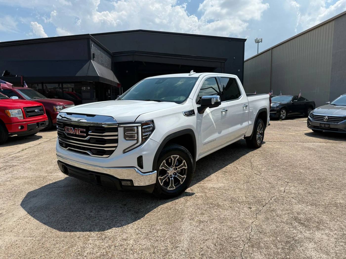 2025 GMC Sierra 1500 SLT — Pickup Truck — 6,015 mi — Houston, TX