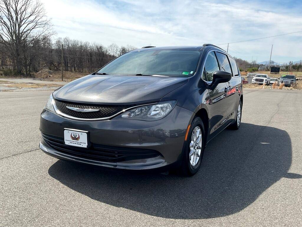 2020 Chrysler Voyager LXI — Minivan — 157,213 mi — Forest, VA